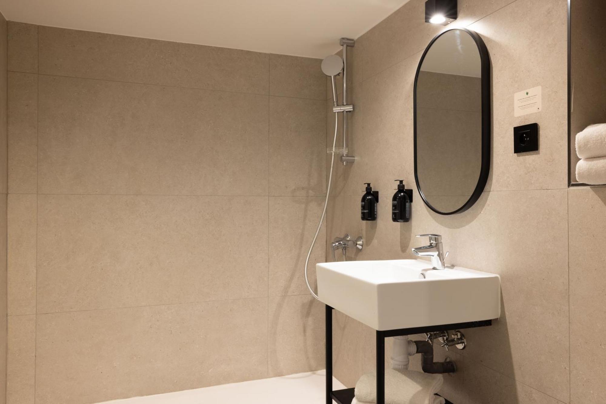 Korner Montmartre Hotel Париж Екстериор снимка
