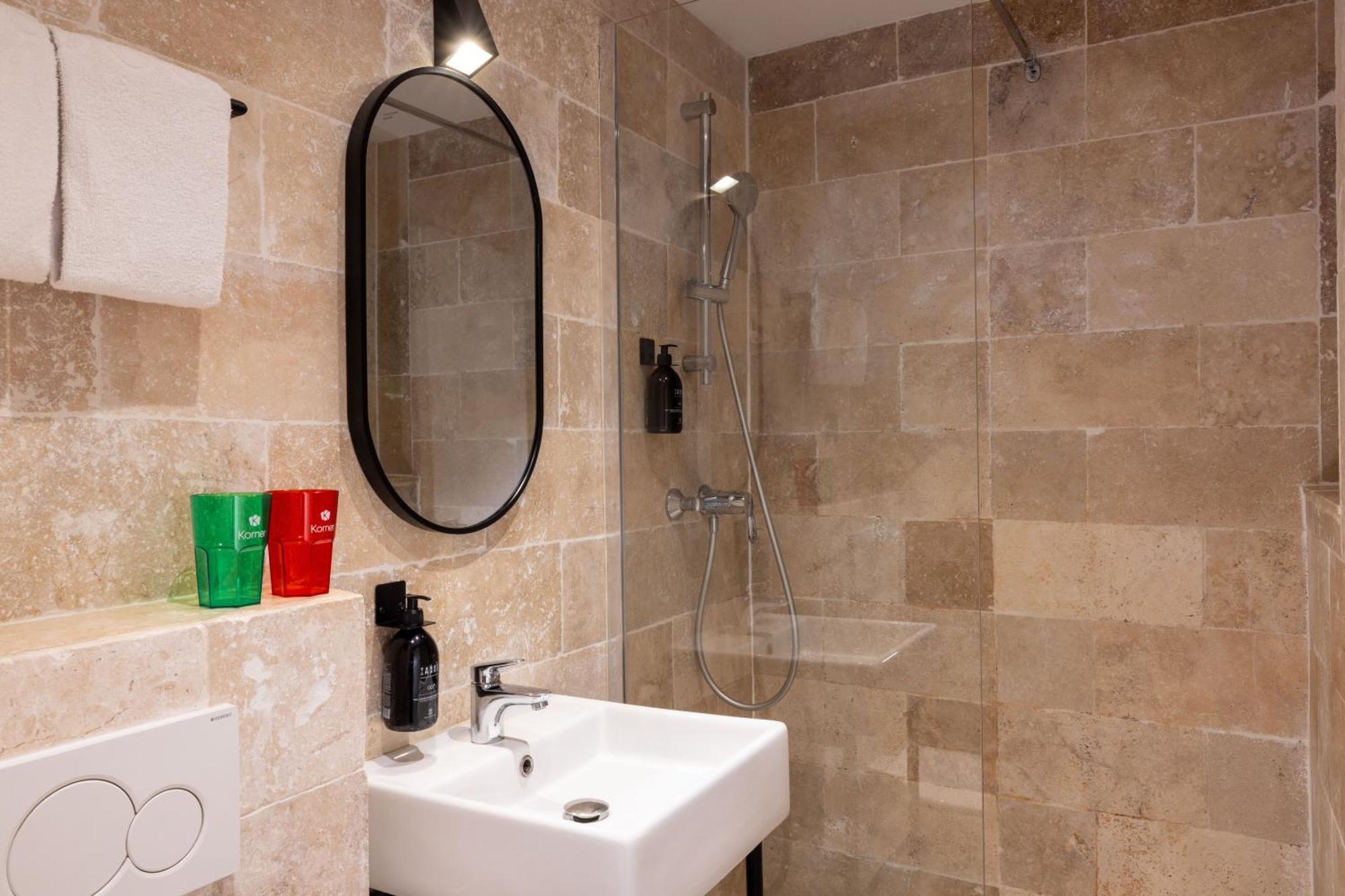 Korner Montmartre Hotel Париж Екстериор снимка